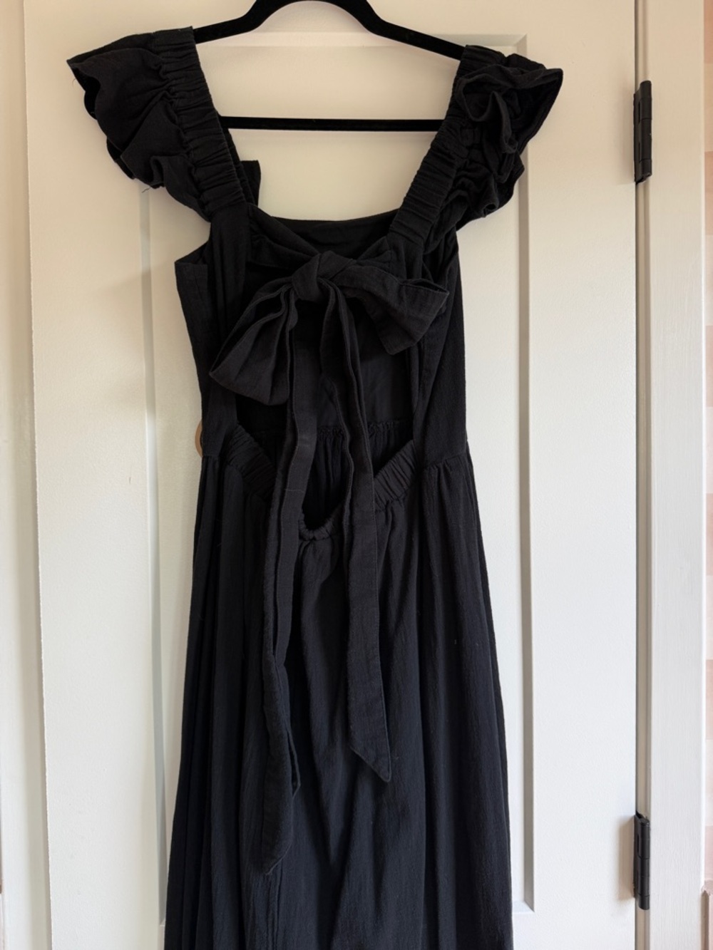 H&M Black Ruffle shoulder black linen Dress Midi length  - Women
